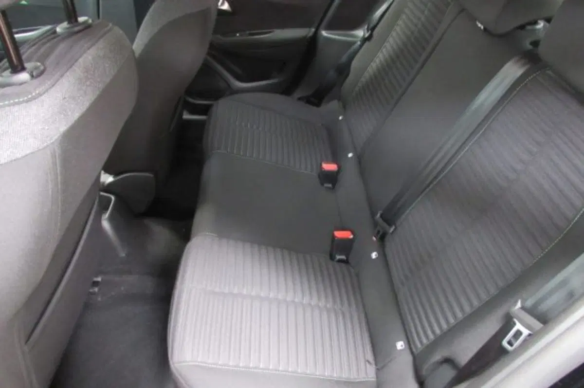 Peugeot 208 usata a Milano (13)