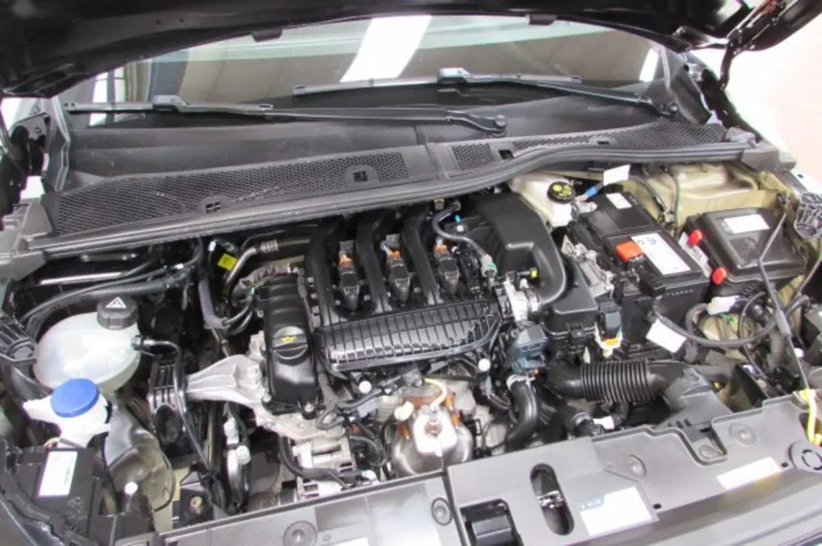 Peugeot 208 usata a Milano (17)