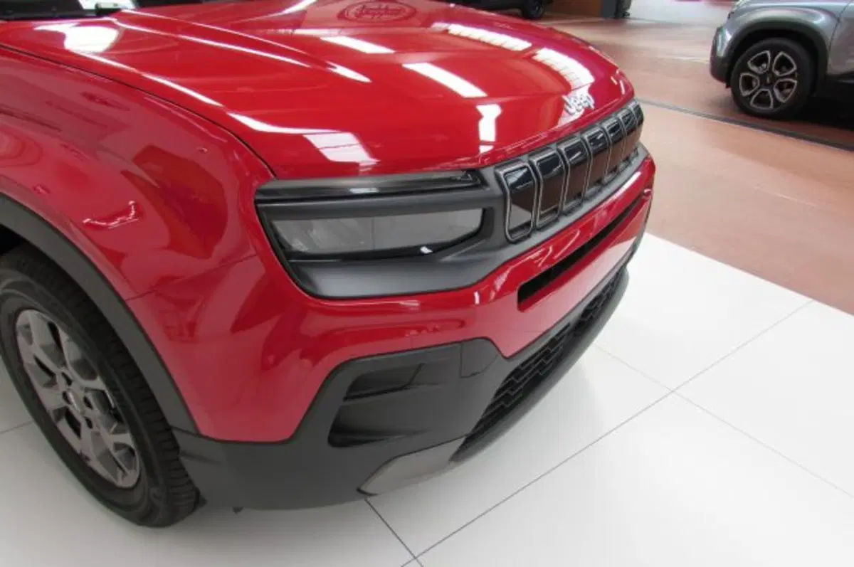 Jeep Avenger nuova a Milano (16)