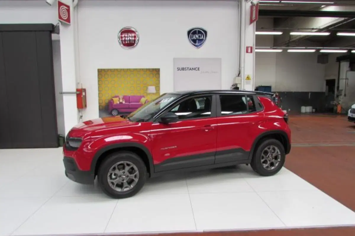 Jeep Avenger nuova a Milano (4)