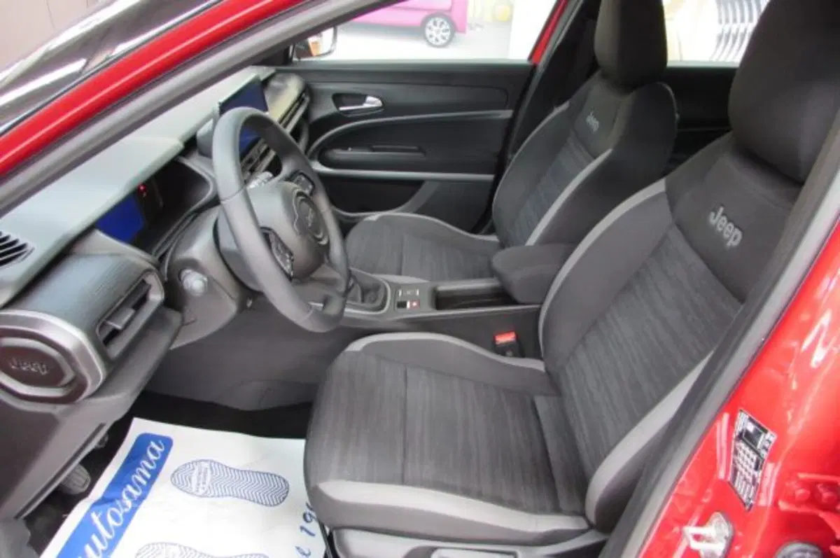 Jeep Avenger nuova a Milano (6)