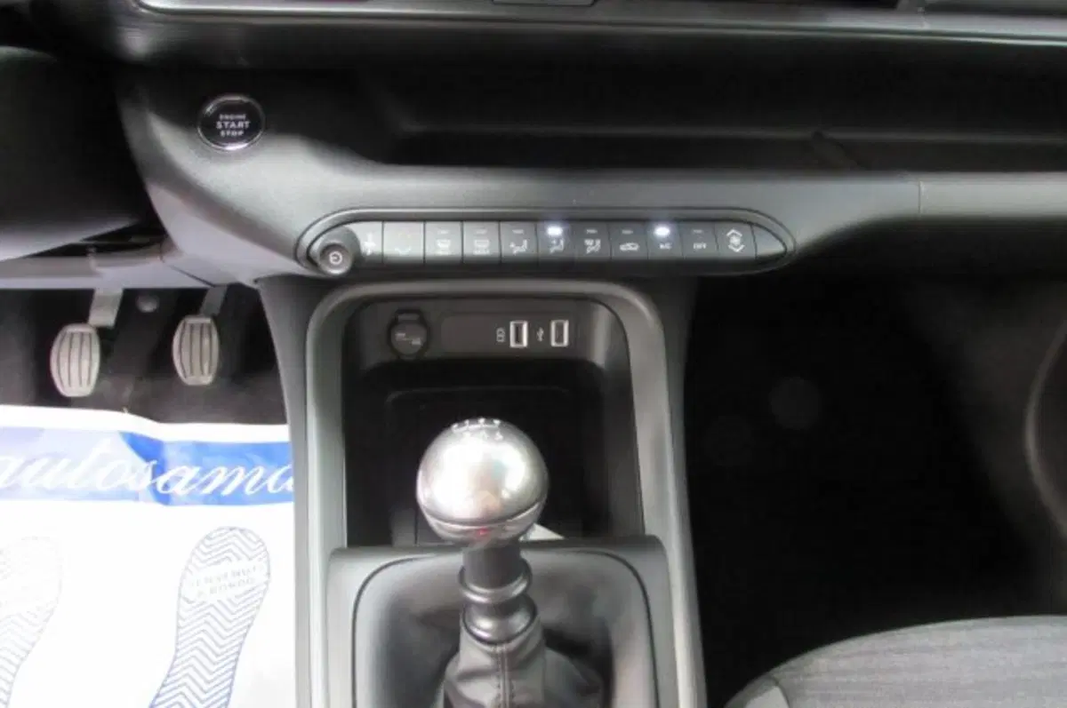 Jeep Avenger nuova a Milano (9)