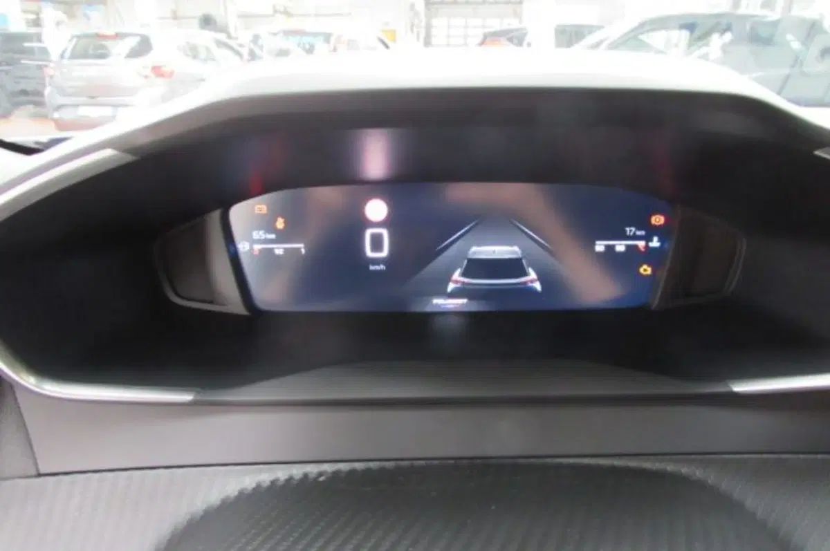 Peugeot 2008 nuova a Milano (11)