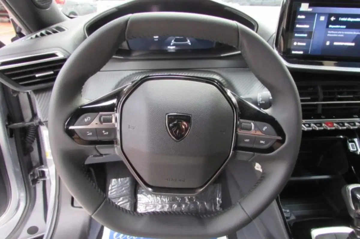 Peugeot 2008 nuova a Milano (12)