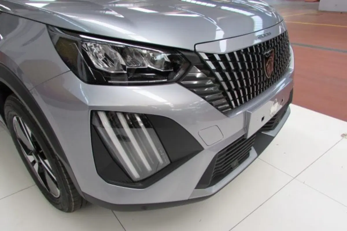 Peugeot 2008 nuova a Milano (17)