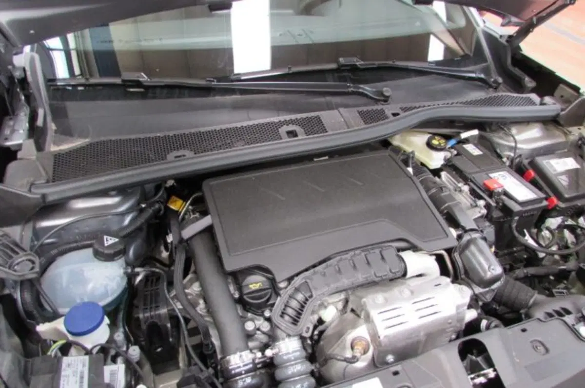 Peugeot 2008 nuova a Milano (18)
