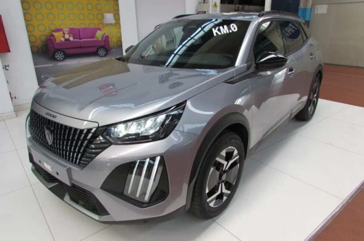 Peugeot 2008 nuova a Milano (2)