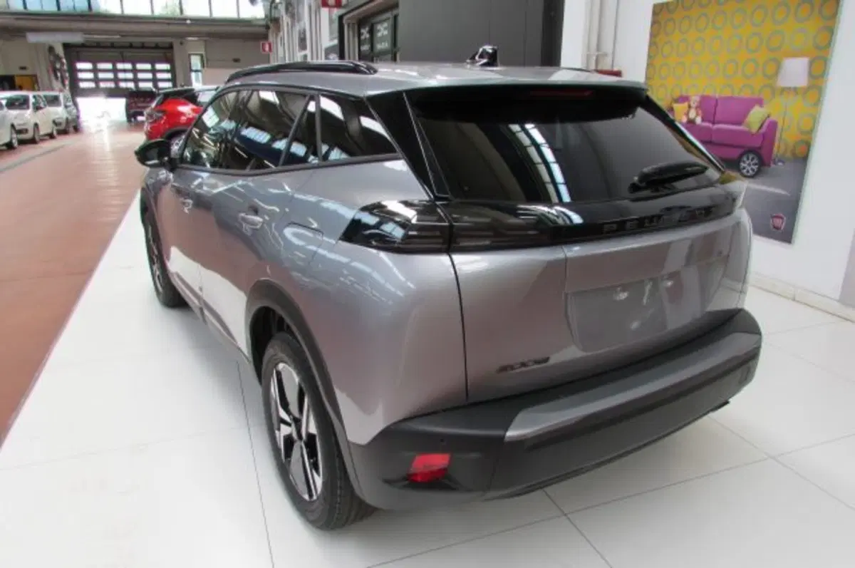 Peugeot 2008 nuova a Milano (4)