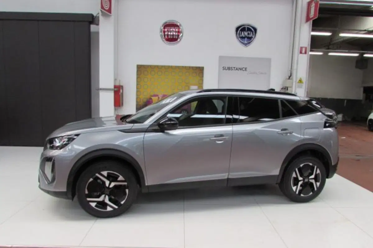 Peugeot 2008 nuova a Milano (5)