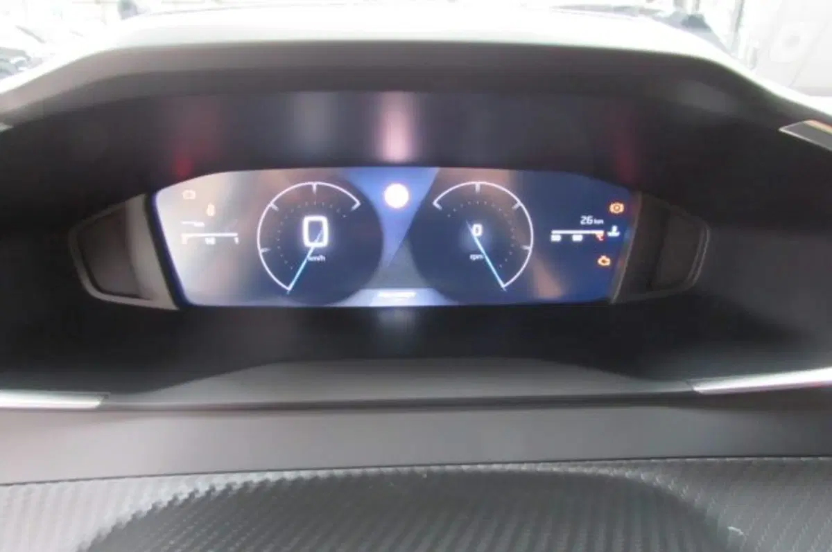 Peugeot 2008 nuova a Milano (11)