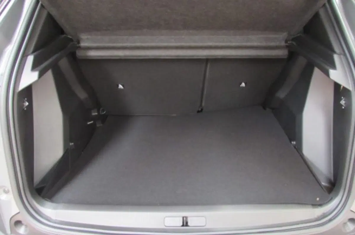 Peugeot 2008 nuova a Milano (14)