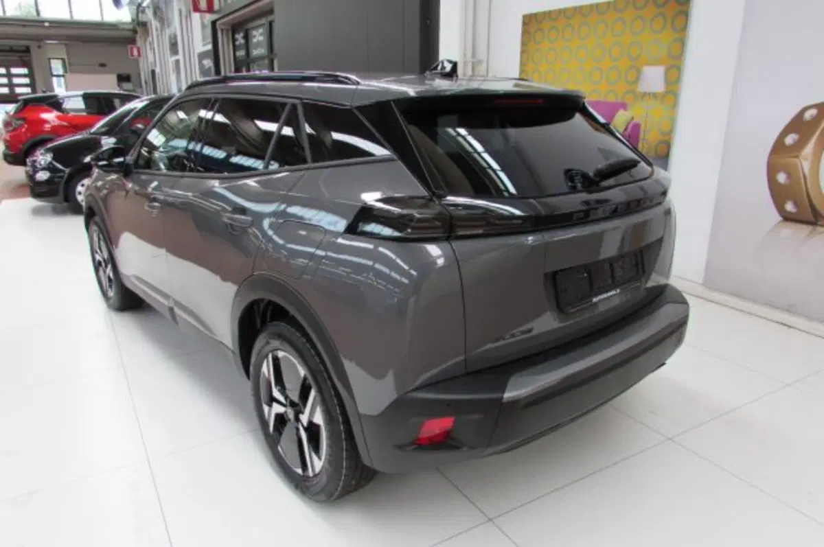 Peugeot 2008 nuova a Milano (4)