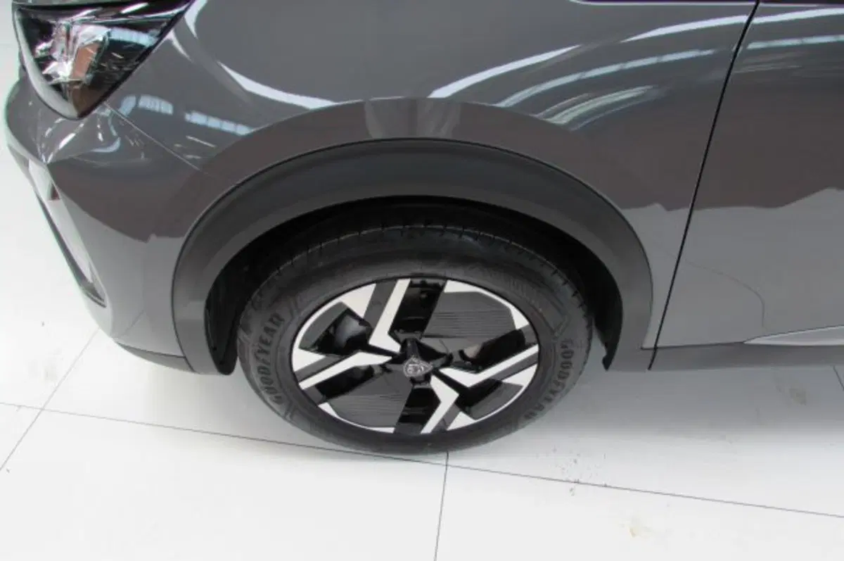 Peugeot 2008 nuova a Milano (6)