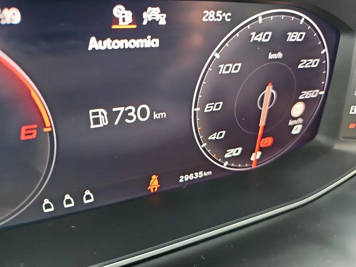 SEAT Ateca usata a Lecco (14)