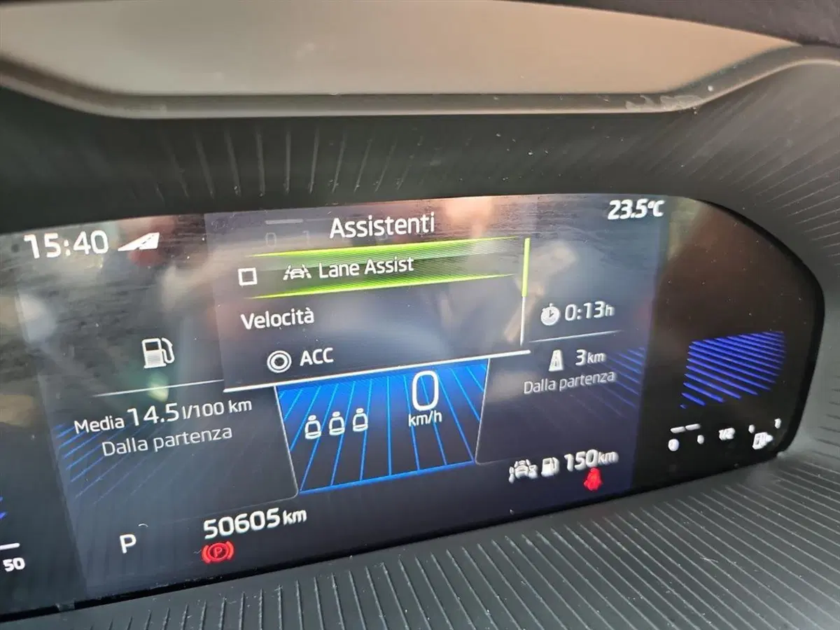 Skoda Karoq usata a Lecco (14)