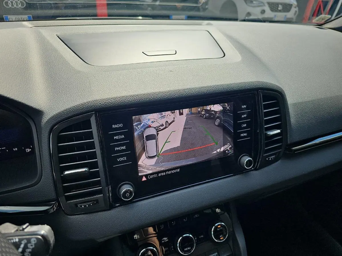 Skoda Karoq usata a Lecco (15)