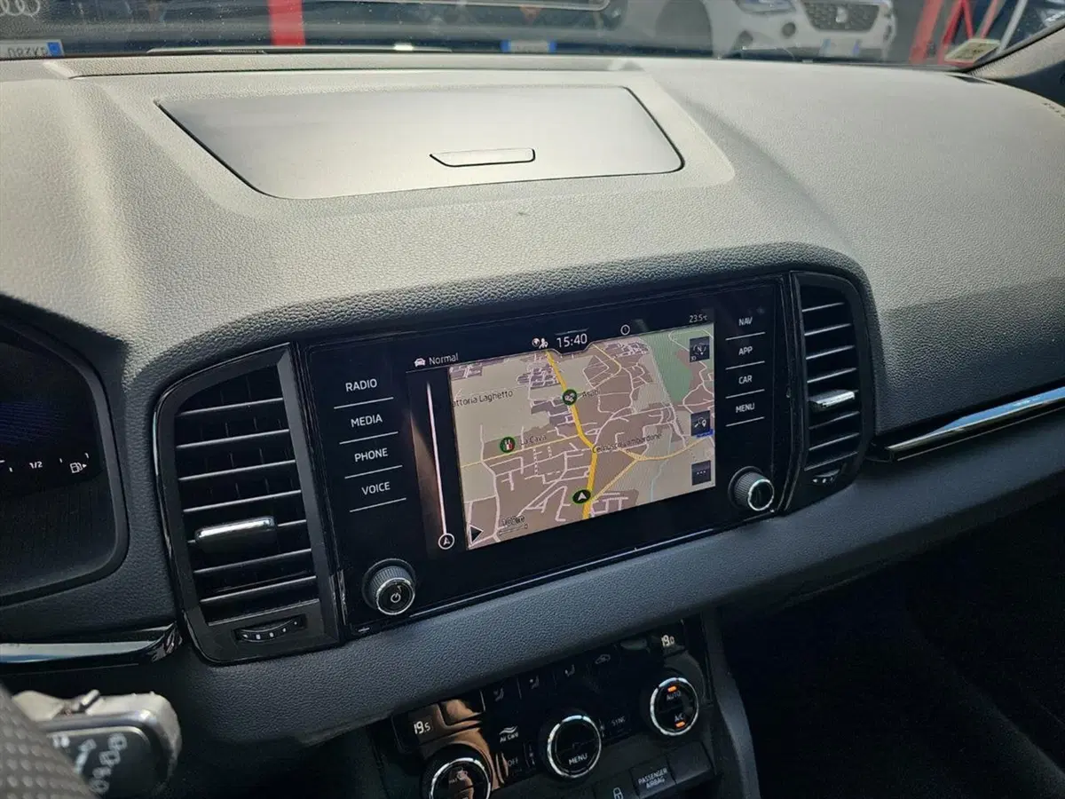 Skoda Karoq usata a Lecco (16)