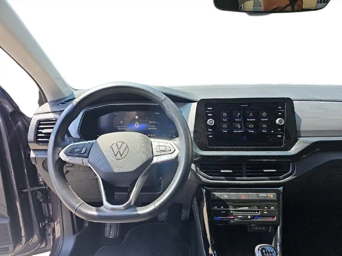 Volkswagen T-Cross usata a Lecco (11)