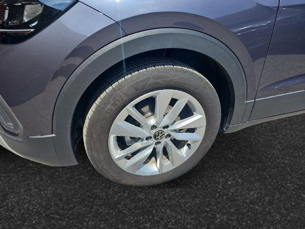 Volkswagen T-Cross usata a Lecco (16)