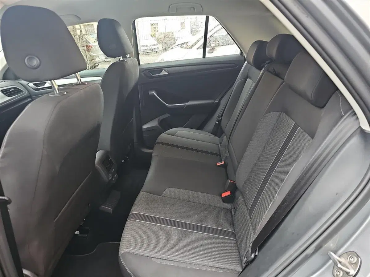 Volkswagen T-Roc usata a Lecco (10)