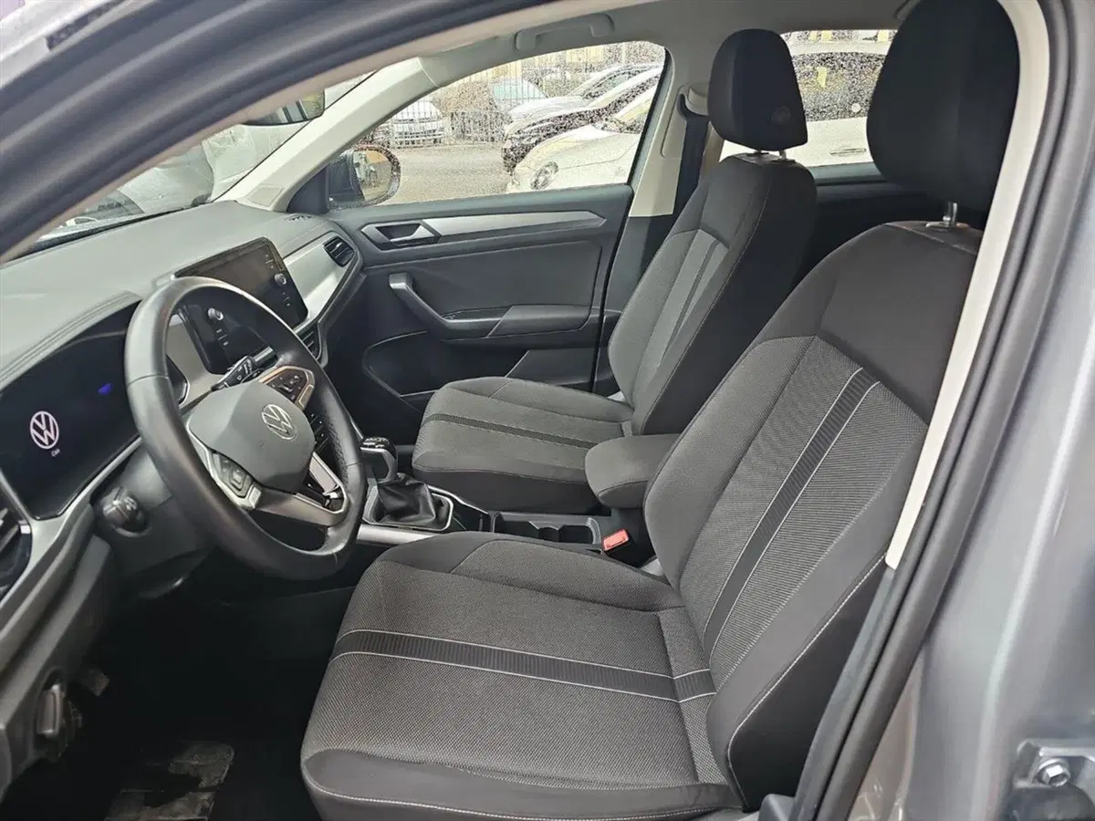 Volkswagen T-Roc usata a Lecco (9)