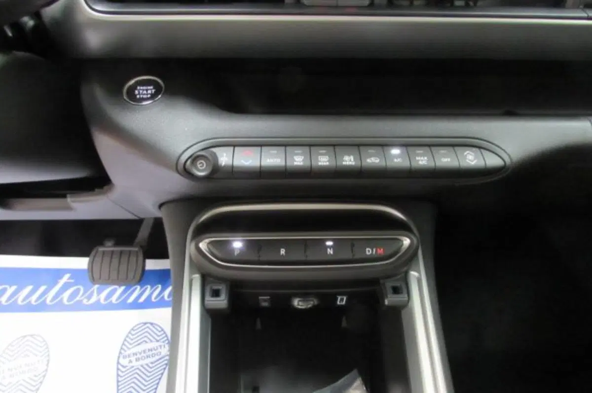 Jeep Avenger nuova a Milano (11)