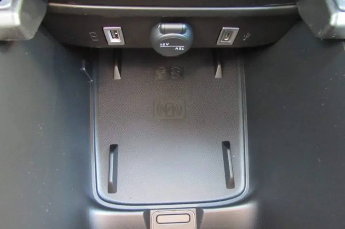 Jeep Avenger nuova a Milano (12)