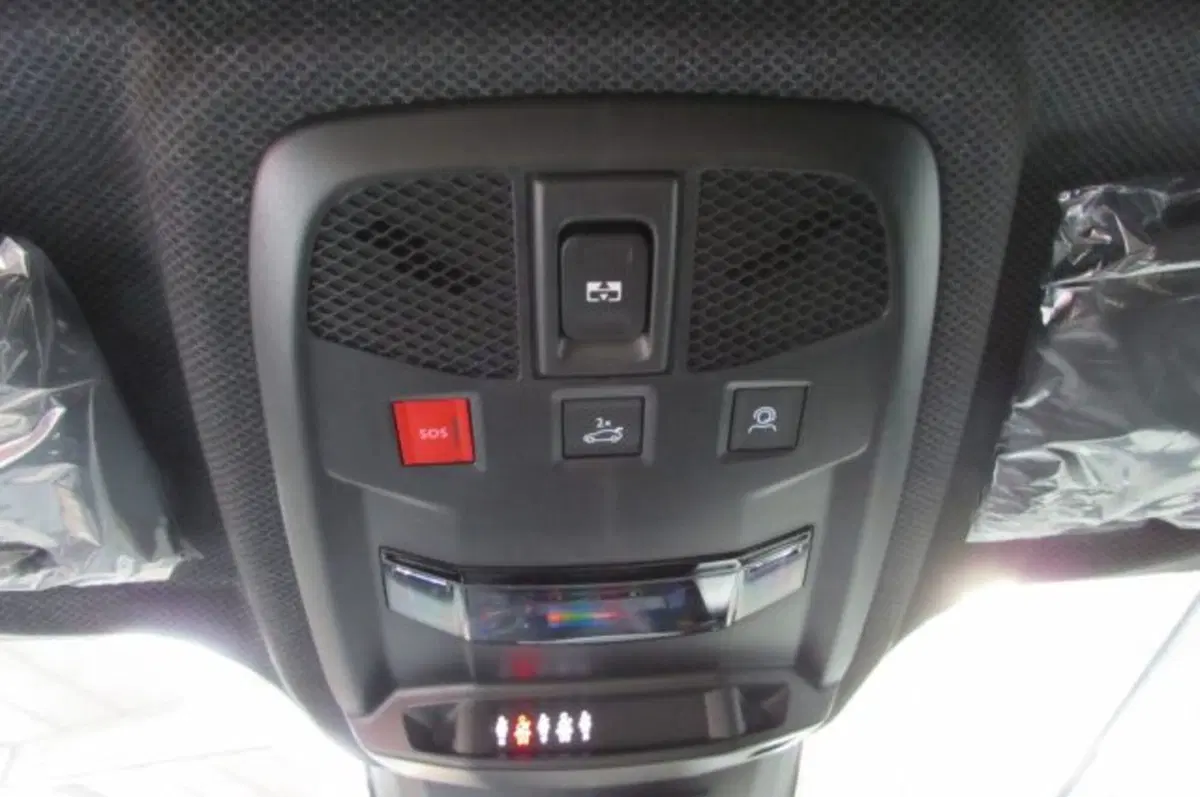 Jeep Avenger nuova a Milano (16)