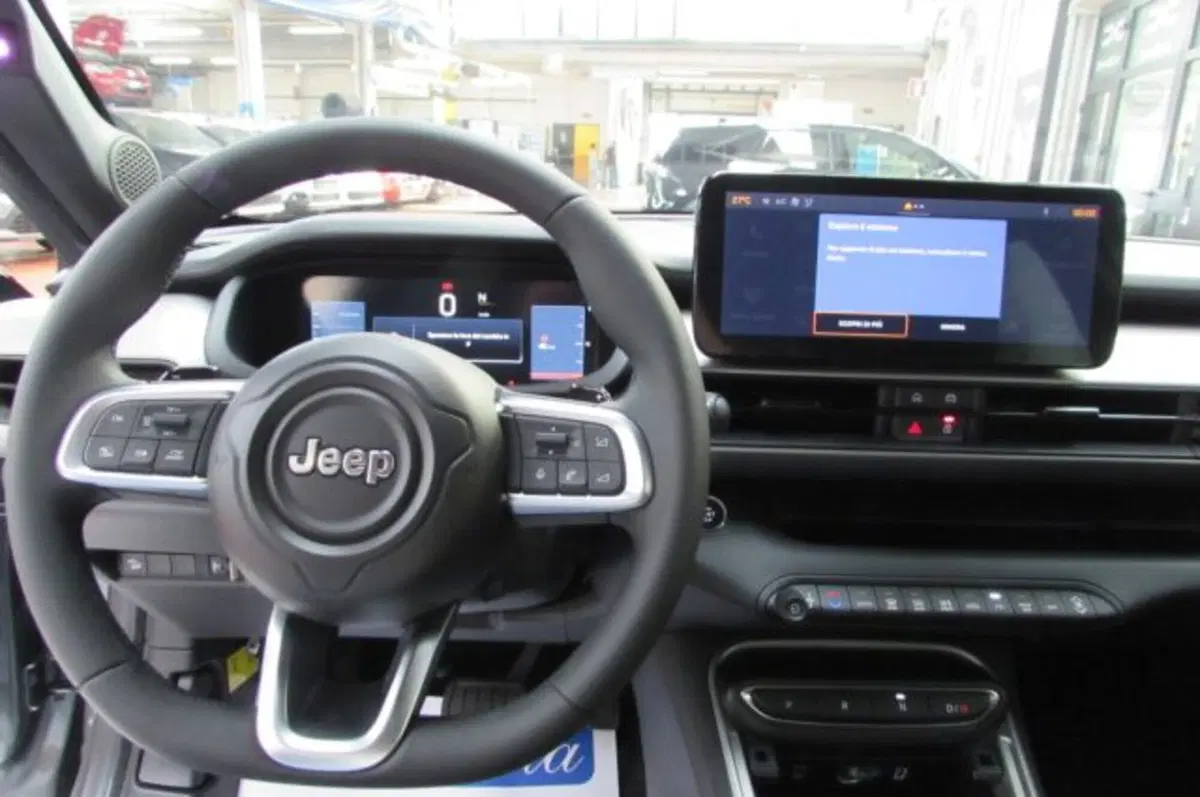 Jeep Avenger nuova a Milano (8)