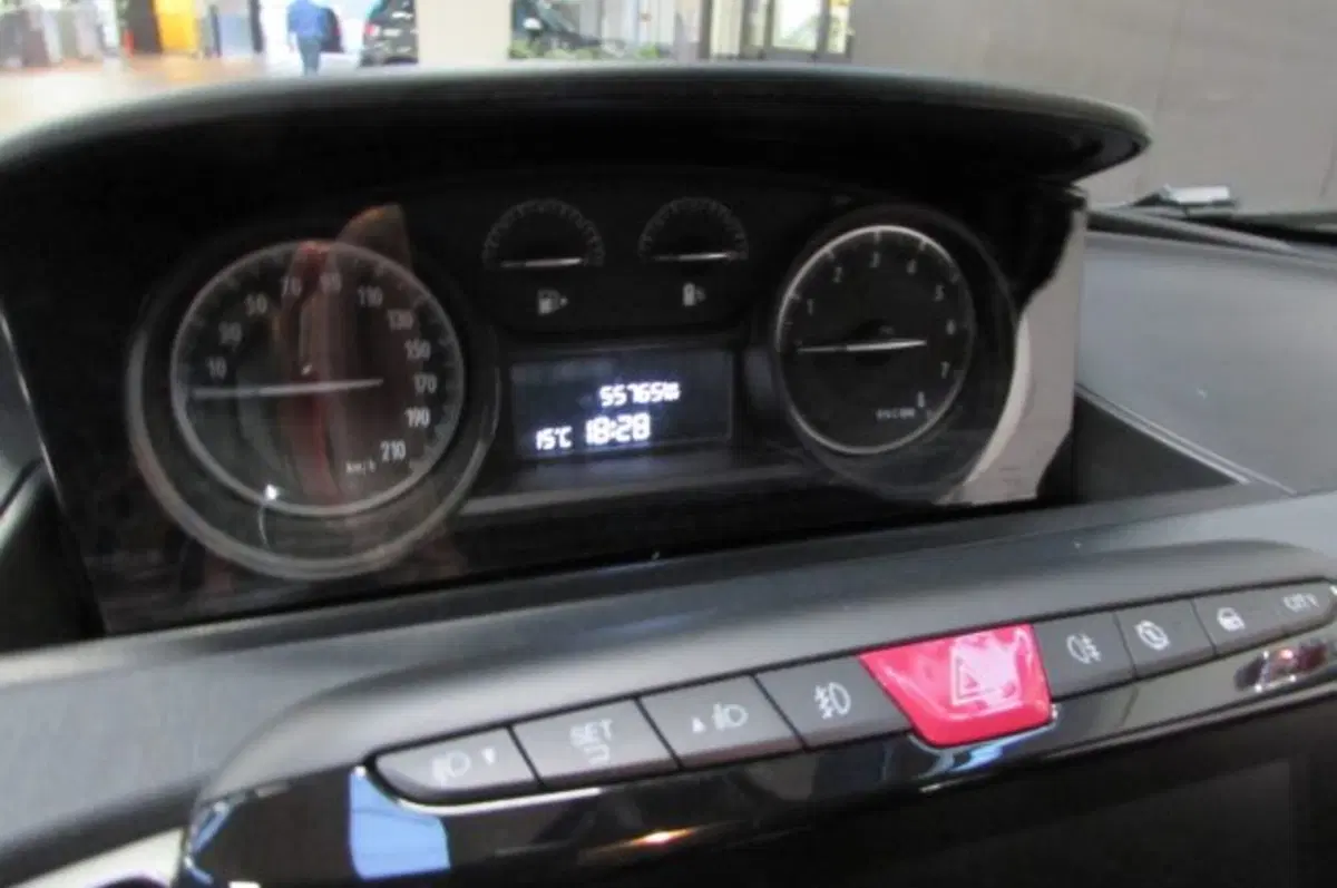 Lancia Ypsilon usata a Milano (10)