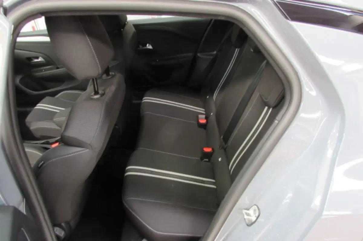 Opel Corsa nuova a Milano (13)