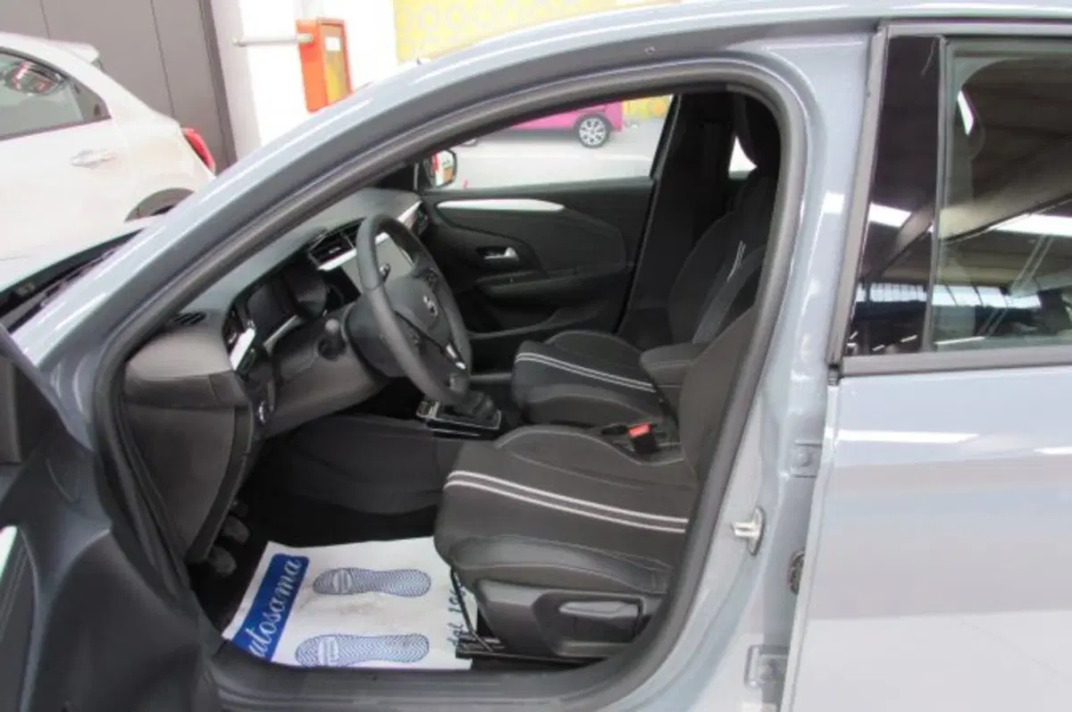 Opel Corsa nuova a Milano (6)