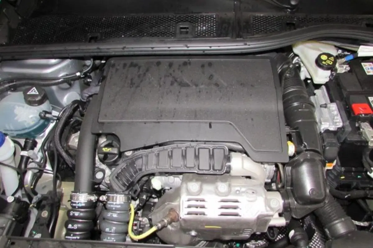 Peugeot 208 nuova a Milano (17)
