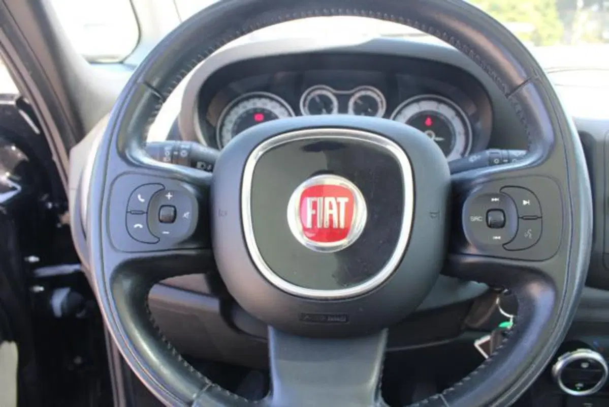 Fiat 500L Living usata a Lecce (13)