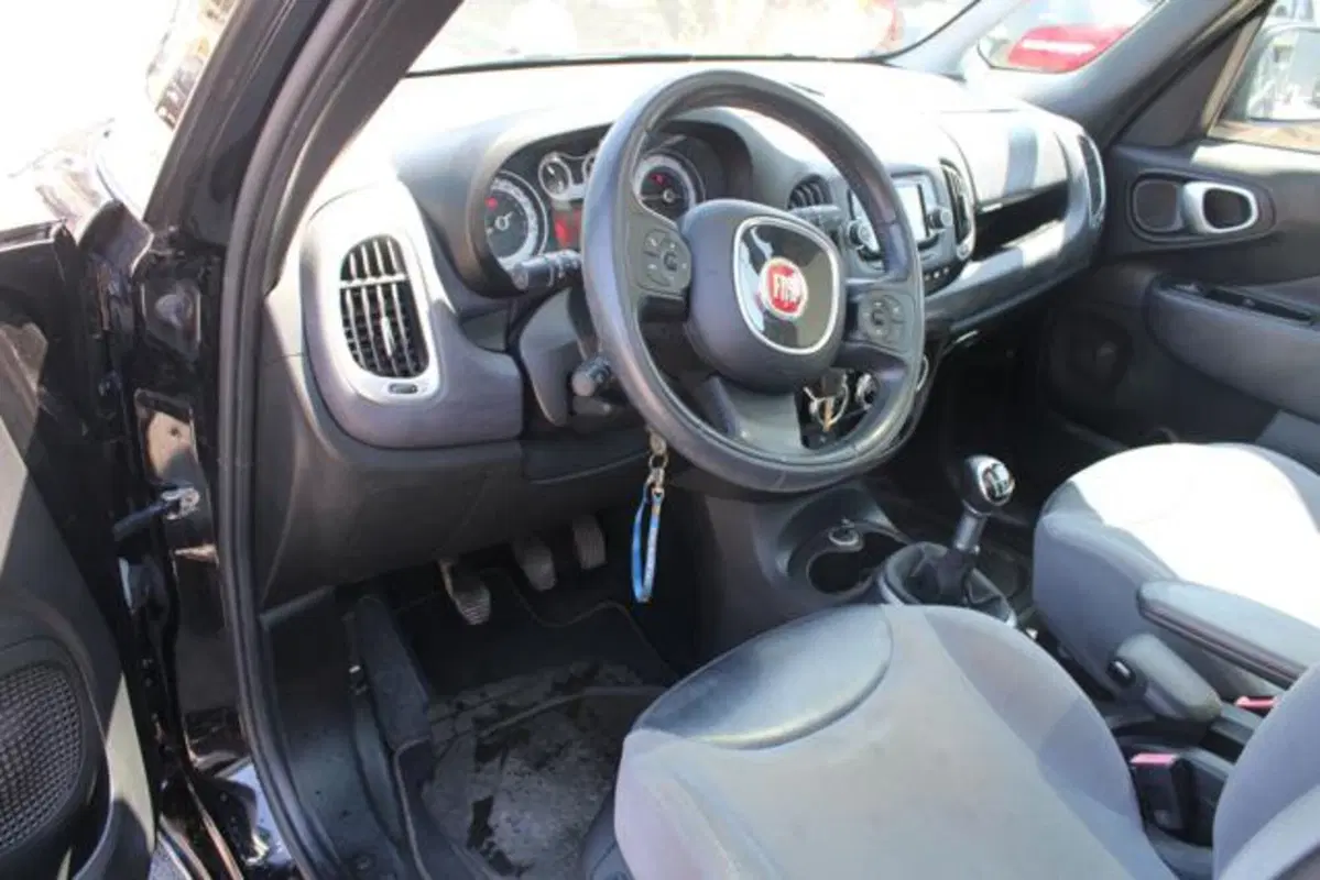 Fiat 500L Living usata a Lecce (9)