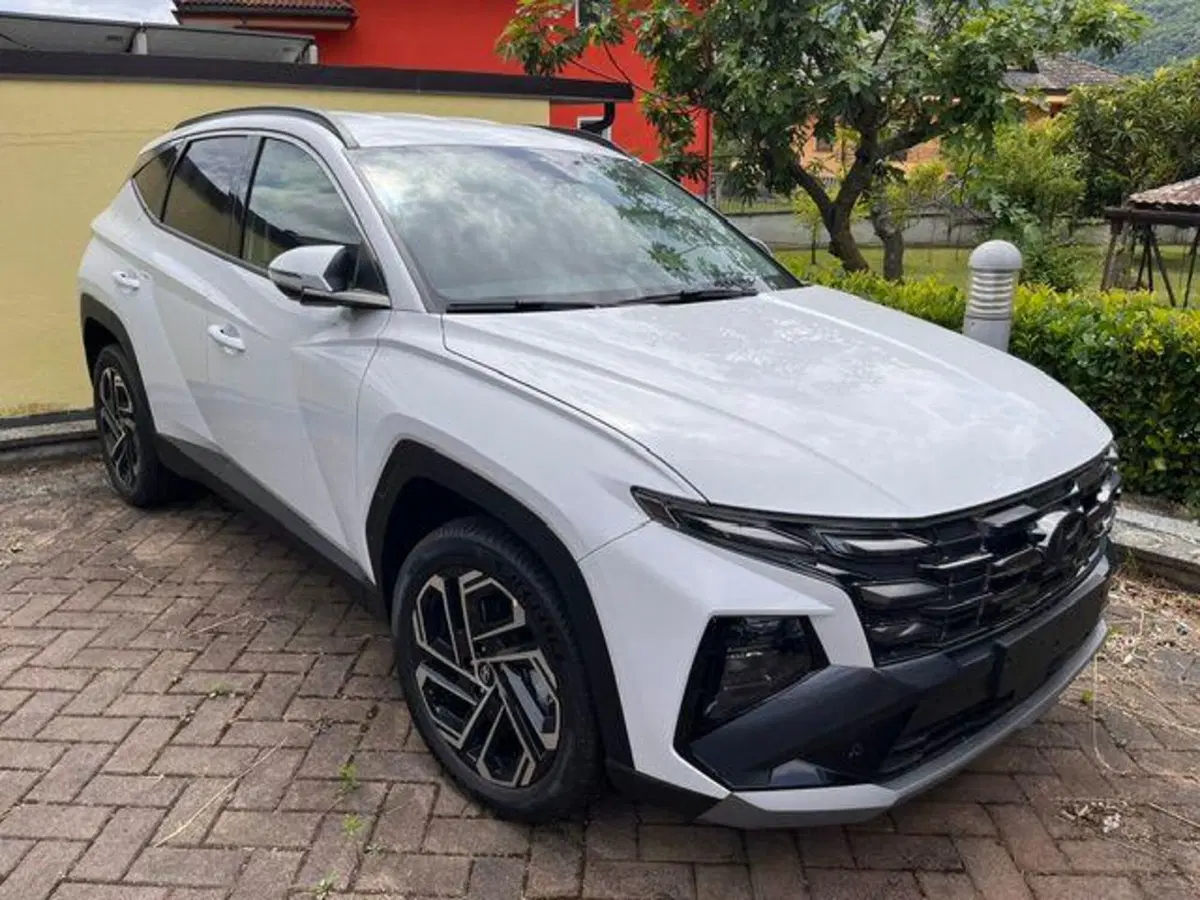 Hyundai Tucson nuova a Verbano Cusio Ossola (2)