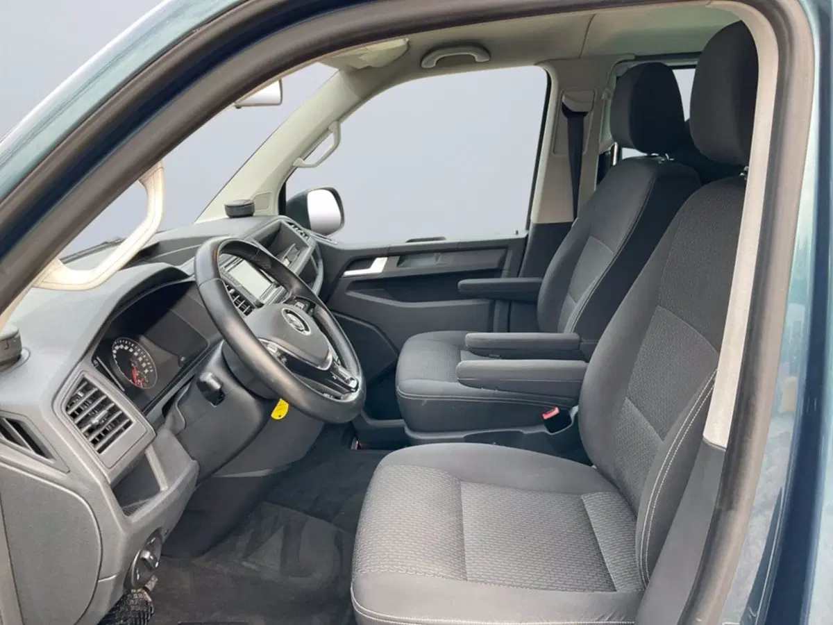 Volkswagen Multivan usata a Milano (9)