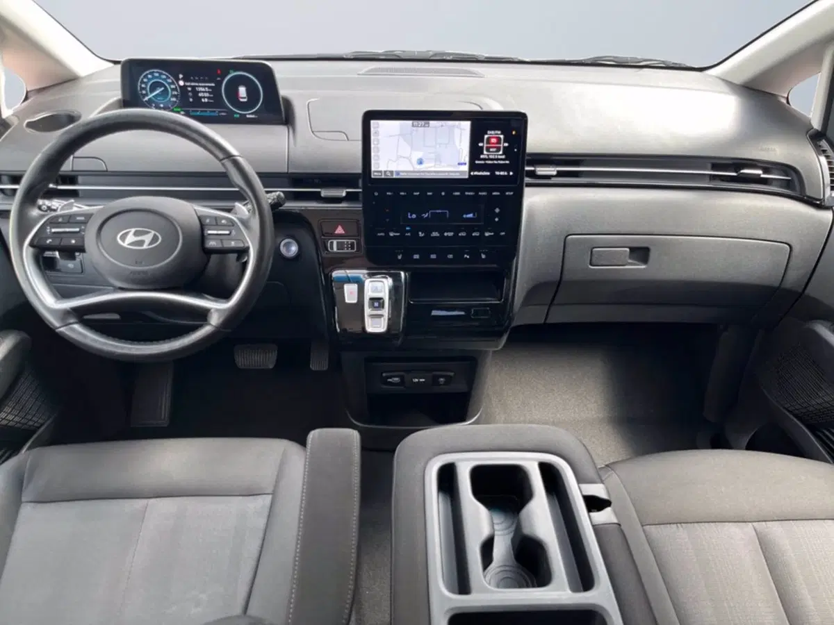 Hyundai Staria usata a Milano (11)
