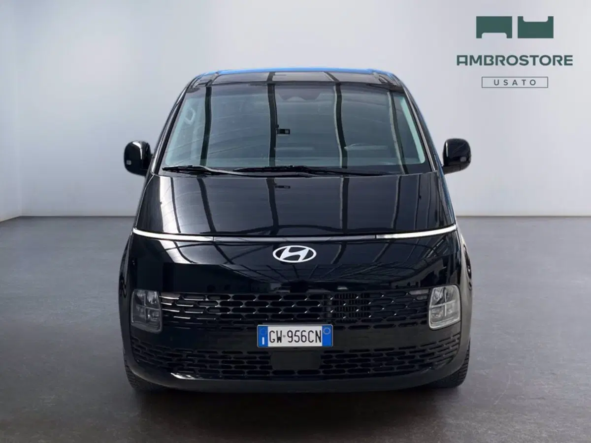 Hyundai Staria usata a Milano (8)