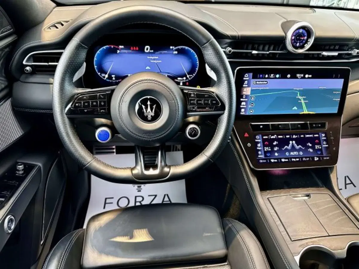 Maserati Grecale usata a Torino (14)