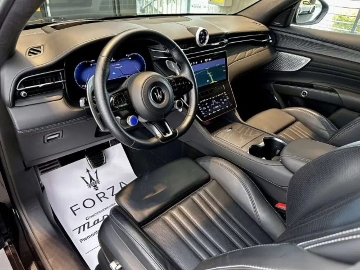 Maserati Grecale usata a Torino (9)