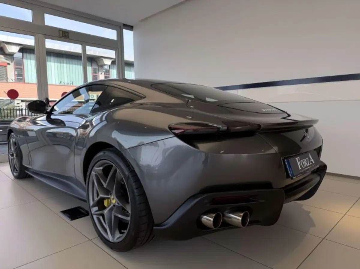 Ferrari Roma Spider usata a Torino (15)