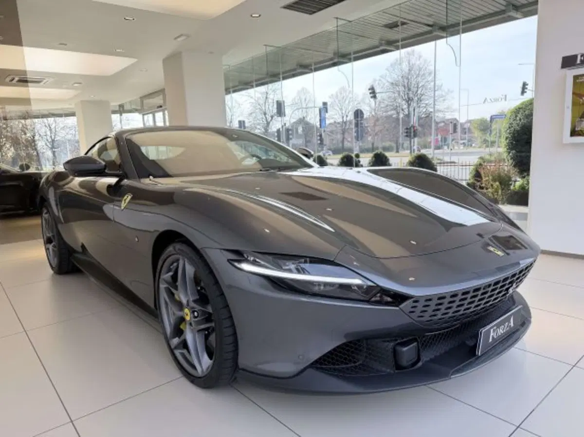 Ferrari Roma Spider usata a Torino (3)