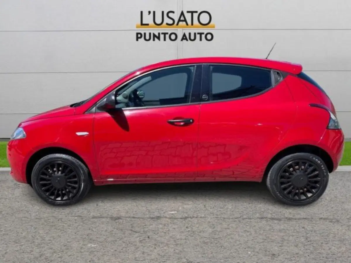 Lancia Ypsilon usata a Ancona (4)