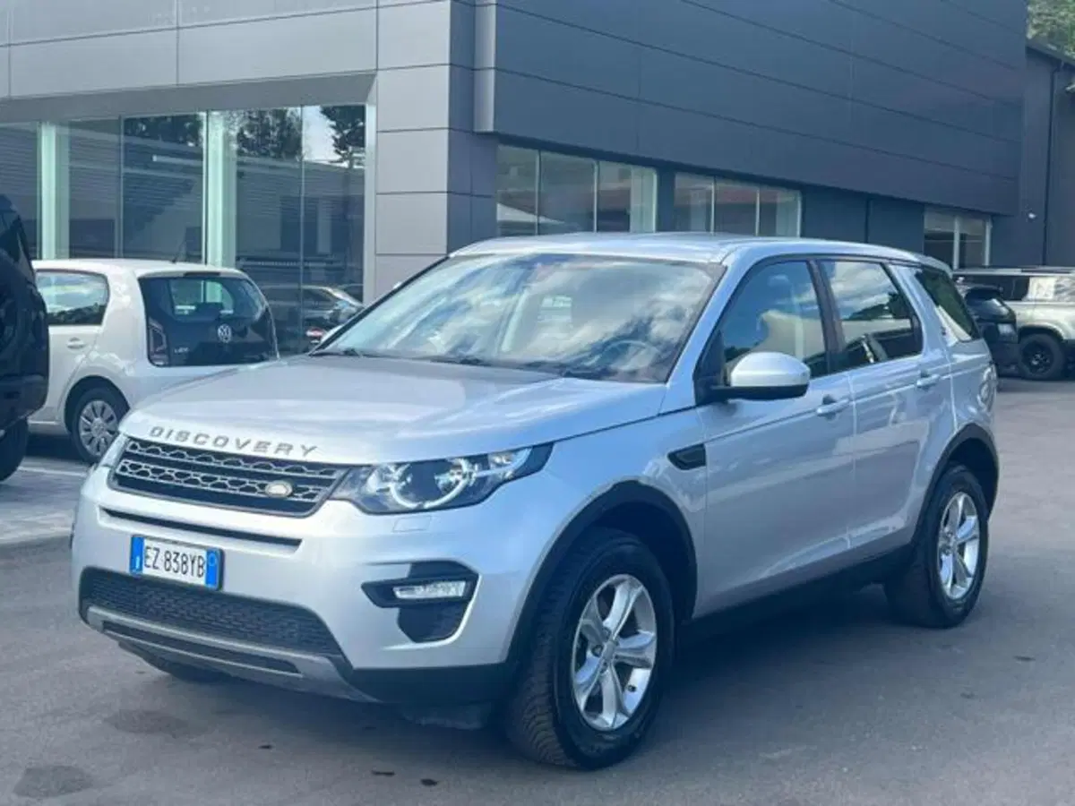 Land Rover Discovery Sport usata a Lucca