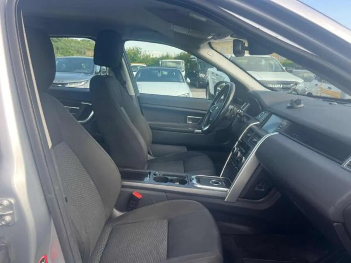 Land Rover Discovery Sport usata a Lucca (10)