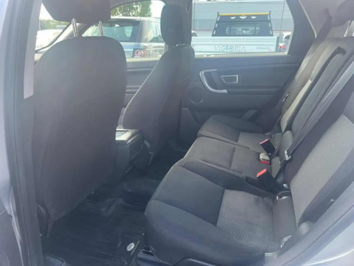 Land Rover Discovery Sport usata a Lucca (12)