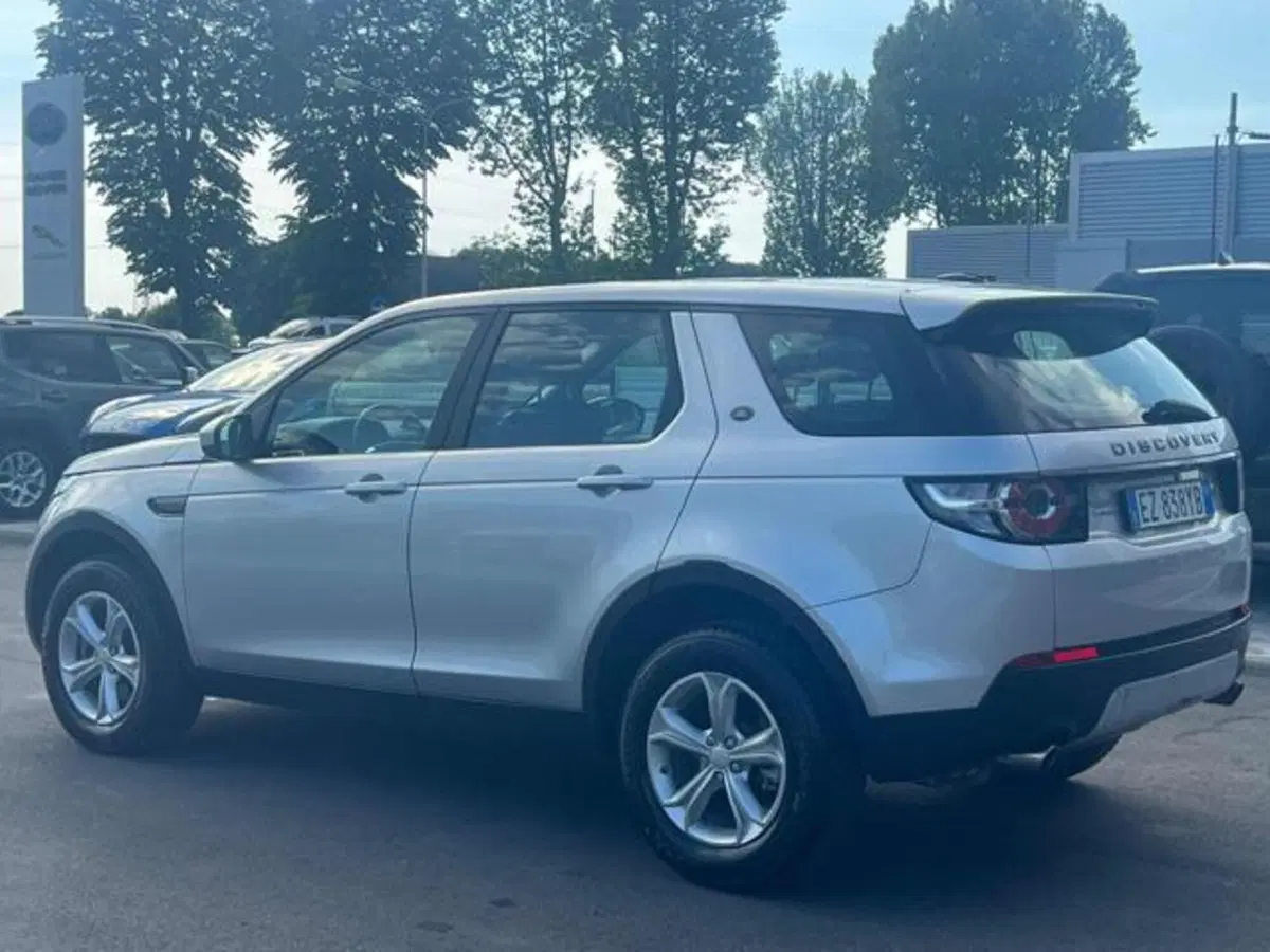 Land Rover Discovery Sport usata a Lucca (4)