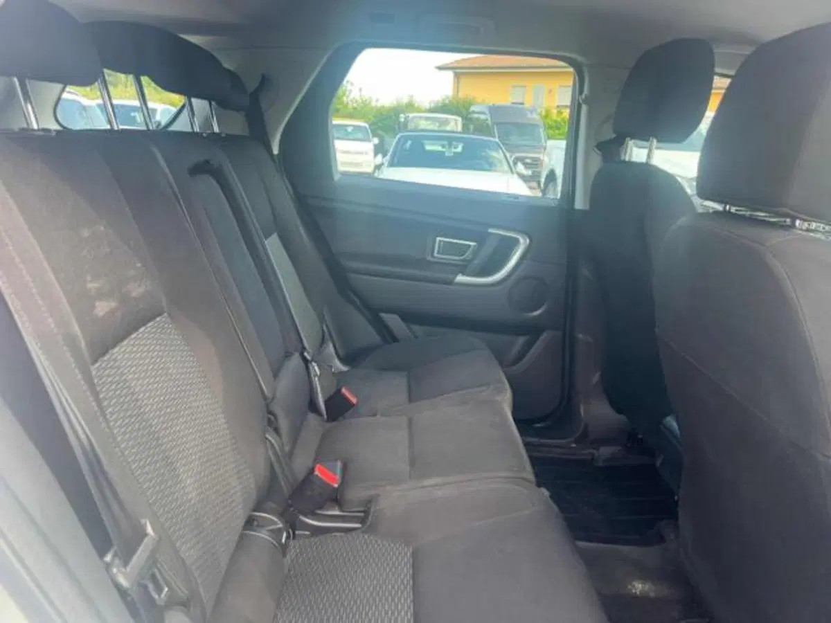 Land Rover Discovery Sport usata a Lucca (8)