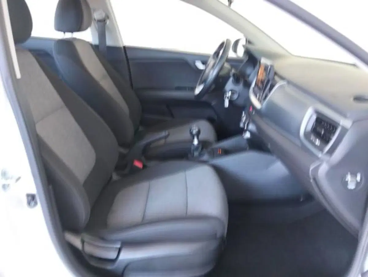 Kia Stonic usata a Como (2)